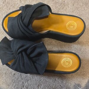 Black Knot Platform Slide Sandals — Women's Black Mules